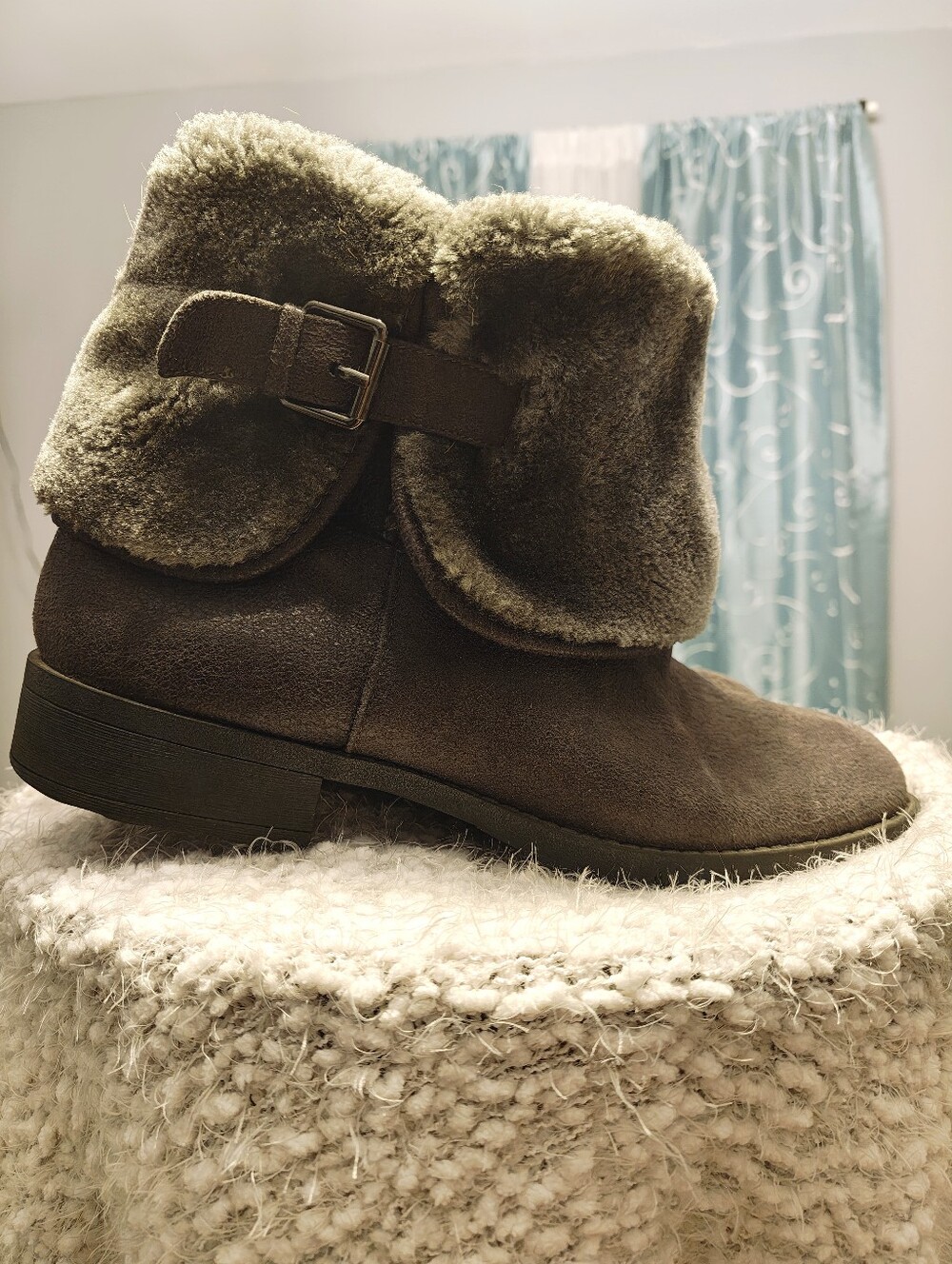 G.H. Bass & Co. "Alexis" boots Women's Size 10 Faux Fur Brown EUC